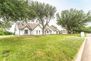 229 W Oaks Circle, Sulphur Springs, TX 75482 - Photo 3