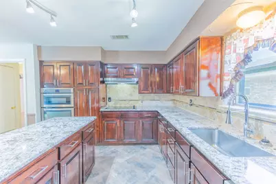 2418 Ingleside Drive, Grand Prairie, TX 75050 - Photo 15