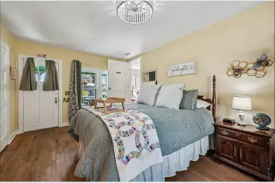 215 S Lambert Street, Granbury, TX 76048 - Photo 11