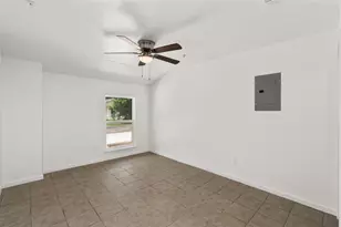 316 W 7th St, Mt Pleasant, TX 75455 - Photo 25
