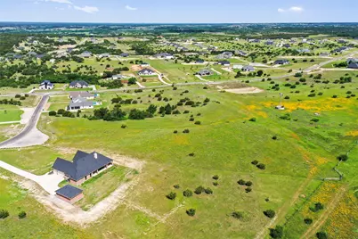 1015 Kingsley Court, Hudson Oaks, TX 76087 - Photo 3