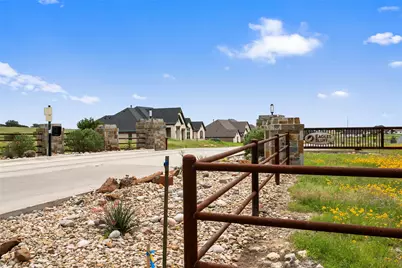 1015 Kingsley Court, Hudson Oaks, TX 76087 - Photo 13