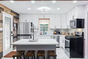 114 W Doyle St, Granbury, TX 76048 - Photo 7