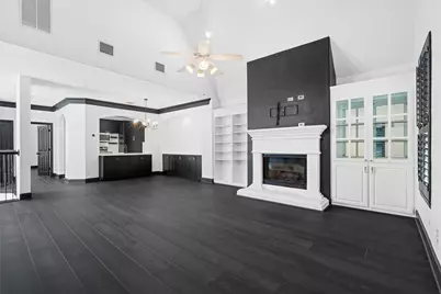 4160 Towne Green Circle, Addison, TX 75001 - Photo 3