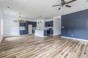 1014 Trinity St, Cleburne, TX 76031 - Photo 3