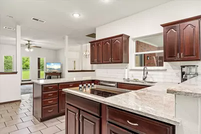 107 Pleasant Valley Lane, Weatherford, TX 76087 - Photo 33