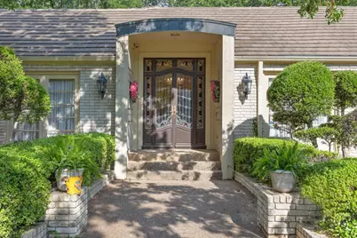 2409 Southbrook Court, Arlington, TX 76006 - Photo 3