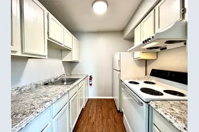 701 W Sycamore Street #209, Denton, TX 76201 - Photo 5