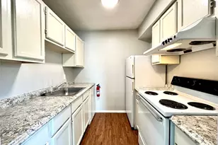 701 W Sycamore St, Denton, TX 76201 - Photo 5