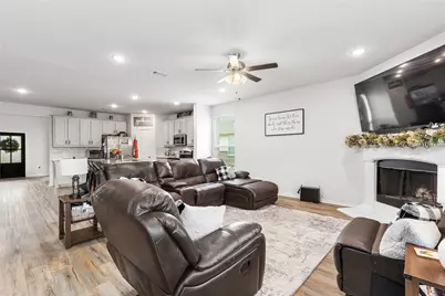 804 Feather Edge Drive, Springtown, TX 76082 - Photo 9