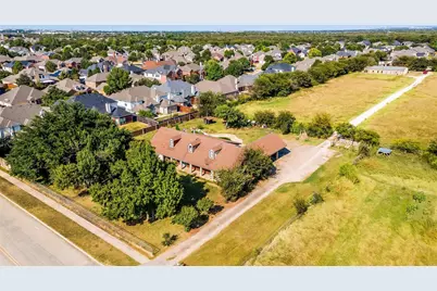 6310 Webb Lynn Road, Grand Prairie, TX 75052 - Photo 1
