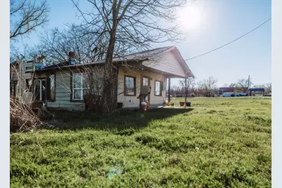 808 E Third St, Bonham, TX 75418 - Photo 7