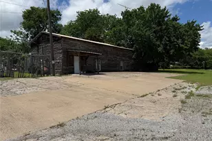 503 Katy Blvd, Bonham, TX 75418 - Photo 1