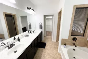 601 Hummingbird Dr, Little Elm, TX 75068 - Photo 11