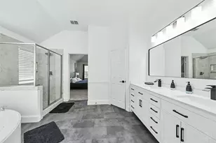 3805 Overlook Ct, The Colony, TX 75056 - Photo 9