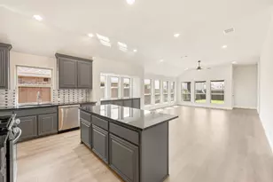 402 Atlas Cedar Dr, Glenn Heights, TX 75154 - Photo 9