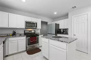 5200 Barbara Rd, River Oaks, TX 76114 - Photo 9