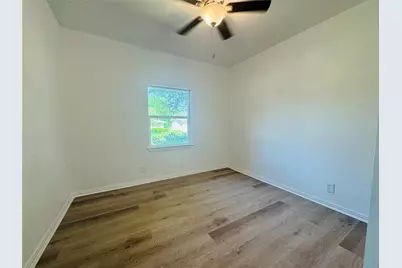 2719 S 27th, Waco, TX 76706 - Photo 13