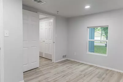 209 Pecan Street, Whitesboro, TX 76273 - Photo 11