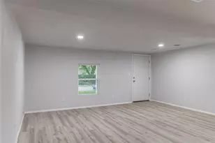 209 Pecan St, Whitesboro, TX 76273 - Photo 5