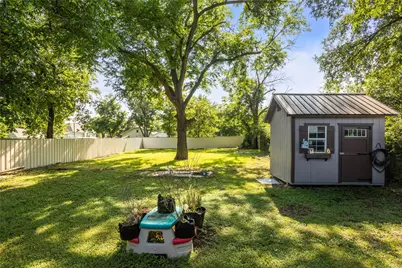 741 N Robinson Street, Cleburne, TX 76031 - Photo 19