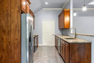 2615 San Gabriel Dr, Granbury, TX 76048 - Photo 11