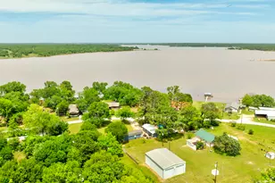 179 Oak St, Nocona, TX 76255 - Photo 3