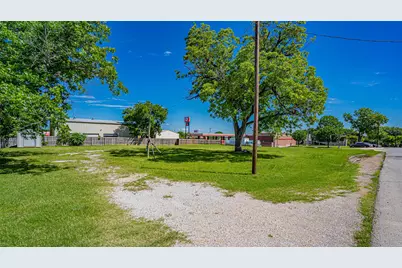 124 Anderson Street, Burleson, TX 76028 - Photo 17
