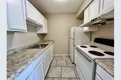 701 W Sycamore Street #104, Denton, TX 76201 - Photo 5