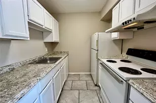 701 W Sycamore St, Denton, TX 76201 - Photo 5