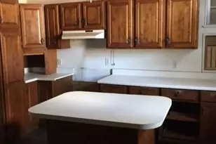 211 N Pleasant St, Hillsboro, TX 76645 - Photo 21