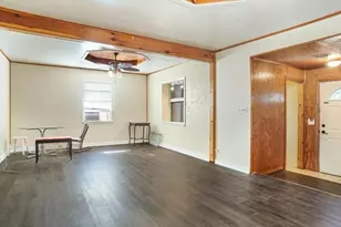 33 Park Ln, Gainesville, TX 76240 - Photo 5