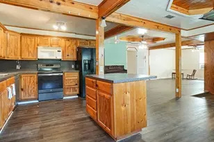 33 Park Ln, Gainesville, TX 76240 - Photo 9