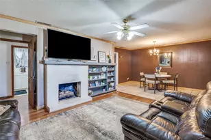 1033 Lydick Ln, River Oaks, TX 76114 - Photo 5