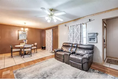 1033 Lydick Lane, River Oaks, TX 76114 - Photo 3