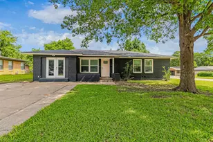 1701 W College St, Sherman, TX 75092 - Photo 1