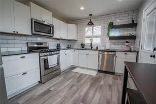 1701 W College St, Sherman, TX 75092 - Photo 5