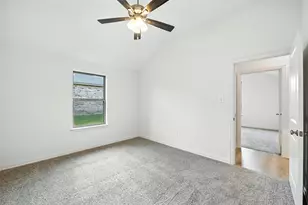 629 Mooney Dr, Saginaw, TX 76179 - Photo 25