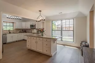 707 Kyle Dr, Arlington, TX 76011 - Photo 9