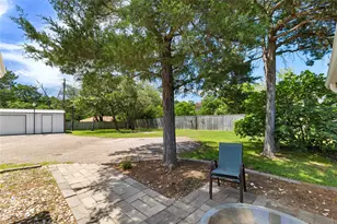 218 Rainbow Dr, Woodway, TX 76712 - Photo 33