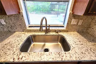 2202 Bolivar St, Denton, TX 76201 - Photo 23