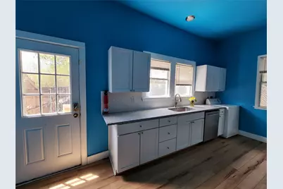 511 W Sycamore Street W #A, Denton, TX 76201 - Photo 3