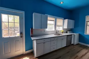 511 W Sycamore Street W, Denton, TX 76201 - Photo 3