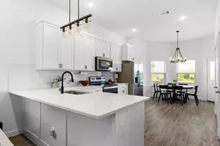 407 Peabody St, Hillsboro, TX 76645 - Photo 3