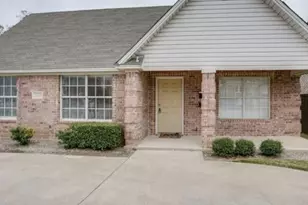 3233 S Univer Dr, Fort Worth, TX 76109 - Photo 5