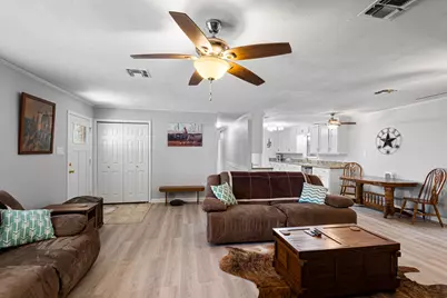 818 Country Club Road, Bowie, TX 76230 - Photo 5