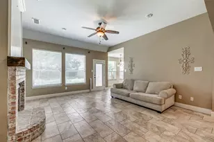 2404 Summer Ct, Arlington, TX 76001 - Photo 11