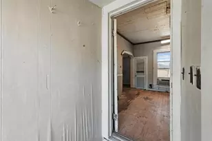 402 S Watson St, Alvarado, TX 76009 - Photo 17