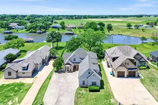 615 Kiowa Dr W, Lake Kiowa, TX 76240 - Photo 5