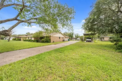 402 N Walnut Street, Lacy Lakeview, TX 76705 - Photo 21